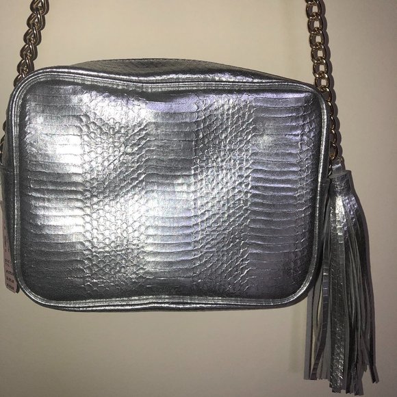 NEW - Victoria's Secret Silver Chain Link Strap Faux Snakeskin Crossbody Bag - Picture 7 of 15